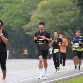 Runner Photo 8503050