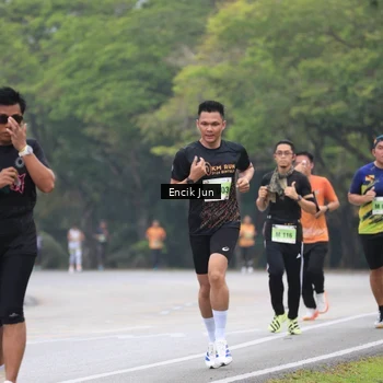 Runner Photo 8503058