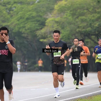 Runner Photo 8503059