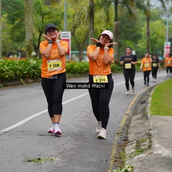 Runner Photo 8503073