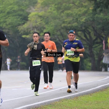 Runner Photo 8503078
