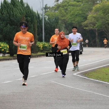 Runner Photo 8503860