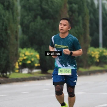 Runner Photo 8503916