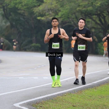 Runner Photo 8503972