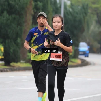 Runner Photo 8504004