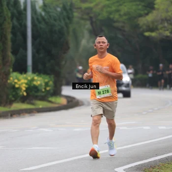 Runner Photo 8504028