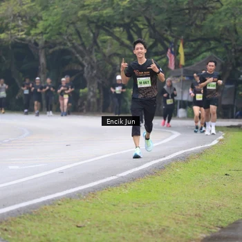 Runner Photo 8504029
