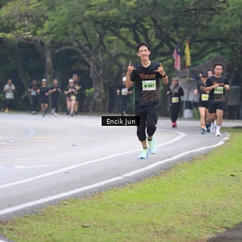 Runner Photo 8504037