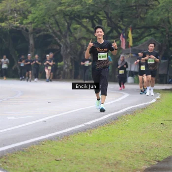 Runner Photo 8504045