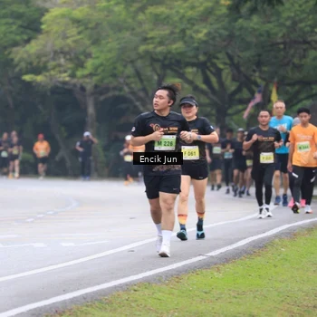 Runner Photo 8504055