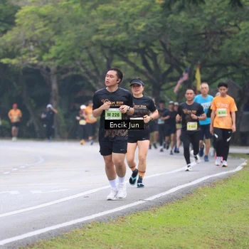 Runner Photo 8504057