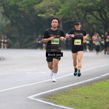 Runner Photo 8504058