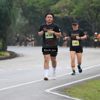 Runner Photo 8504065
