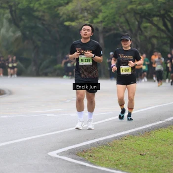 Runner Photo 8504071