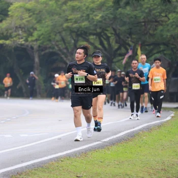 Runner Photo 8504073