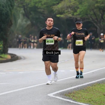 Runner Photo 8504075