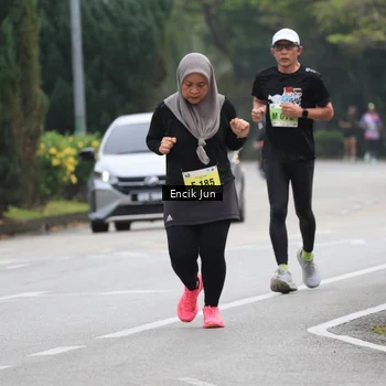 Runner Photo 8504111