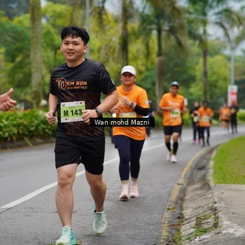 Runner Photo 8504118