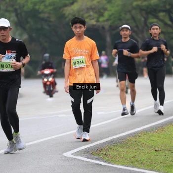 Runner Photo 8504122