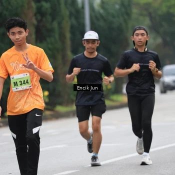 Runner Photo 8504123