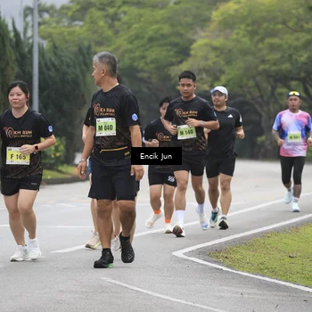 Runner Photo 8504213