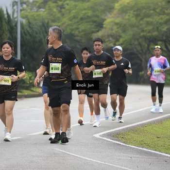 Runner Photo 8504219