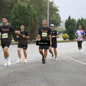 Runner Photo 8504261