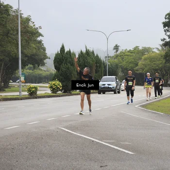 Runner Photo 8504276