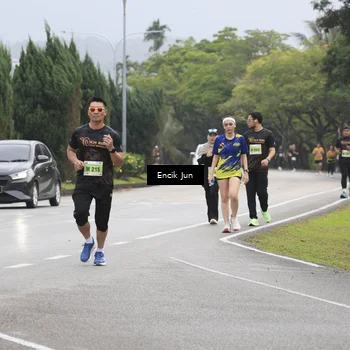 Runner Photo 8504302