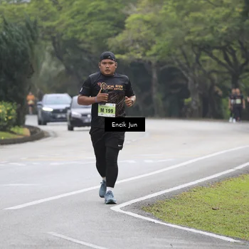Runner Photo 8504329