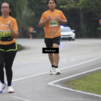 Runner Photo 8504406