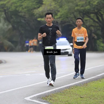 Runner Photo 8504425