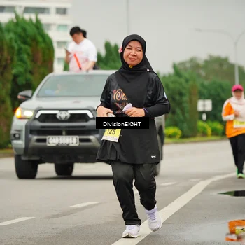 Runner Photo 8504473