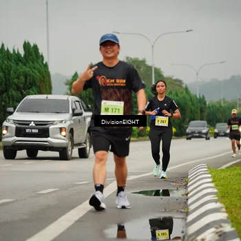 Runner Photo 8504602