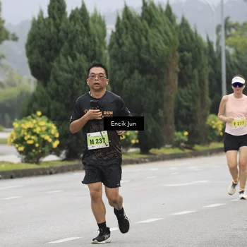 Runner Photo 8504923