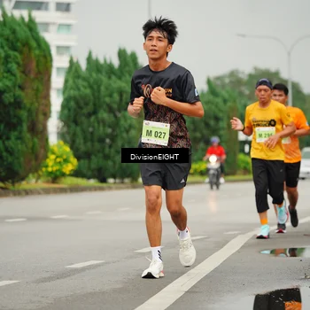 Runner Photo 8504951