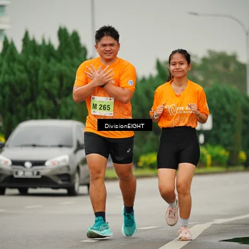 Runner Photo 8506045