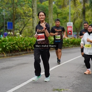 Runner Photo 8507019