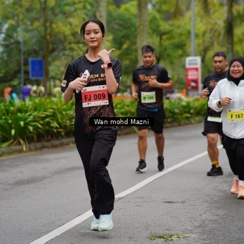 Runner Photo 8507090