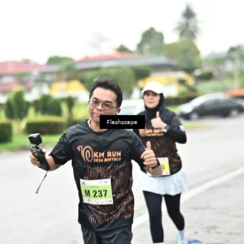 Runner Photo 8511035