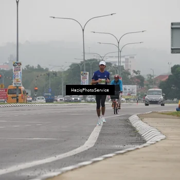 Runner Photo 8519043
