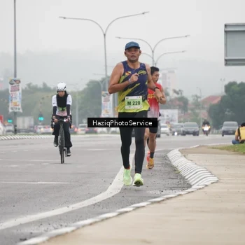 Runner Photo 8519335