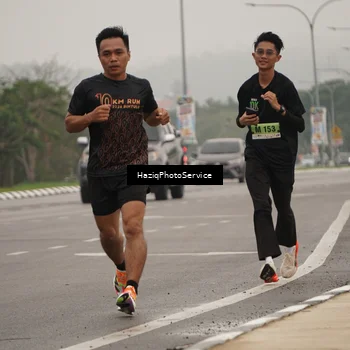Runner Photo 8520110