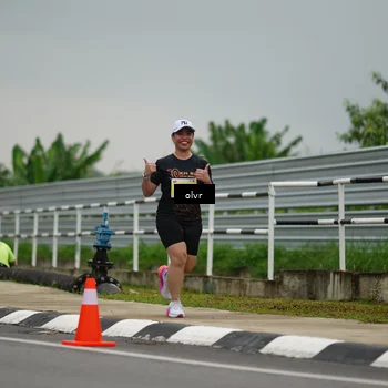 Runner Photo 8524003