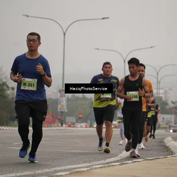 Runner Photo 8524021