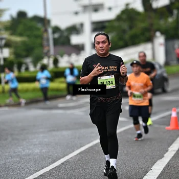 Runner Photo 8524097