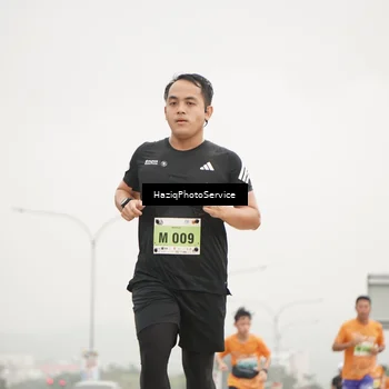 Runner Photo 8526699
