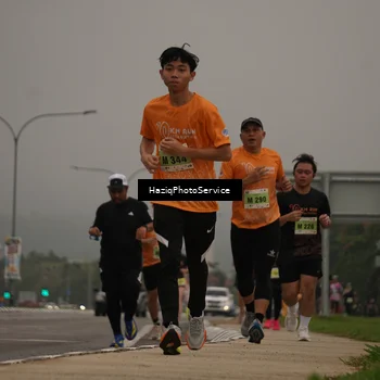 Runner Photo 8539893