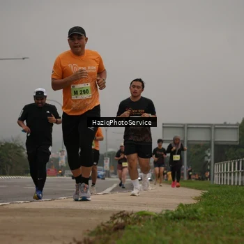Runner Photo 8540002