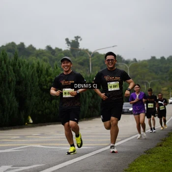 Runner Photo 8540939